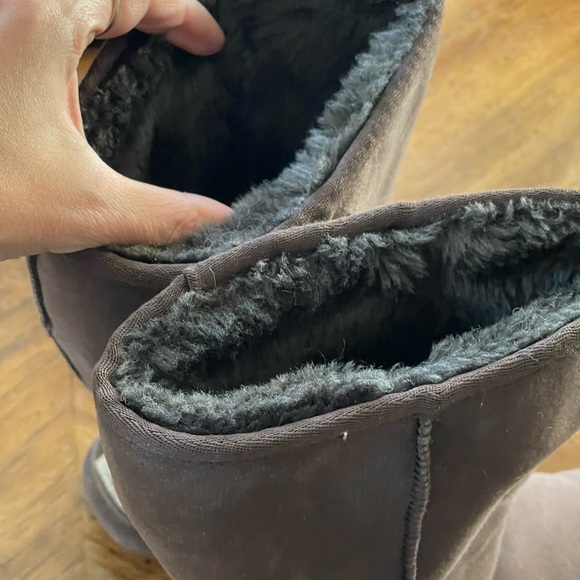 ✅SOLD✅2 Pairs Authentic UGG Boots - Picture 7 of 16